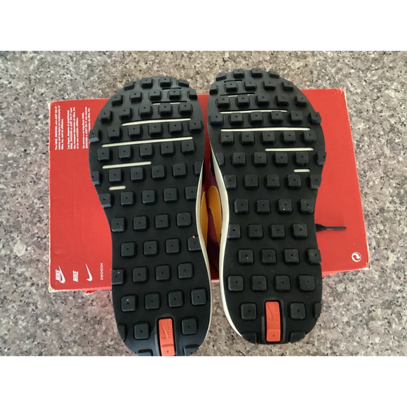 Nike Women’s Nike Waffle One Size 5.5 Color: Fuchsia / Gold - Picture 2 of 11